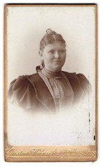 Photograph Gustav Karsch, Dresden, Antonstraße 2, portrait of a lady in elegant