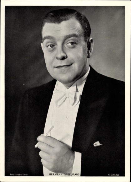 Photo actor Hermann Speelmans, portrait, cigarette – 10682373