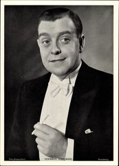 Photo actor Hermann Speelmans, portrait, cigarette – 10682373