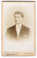 Photograph Karl Müller, Pößneck, Gustav Schütze Str. 7, portrait of a young Ma