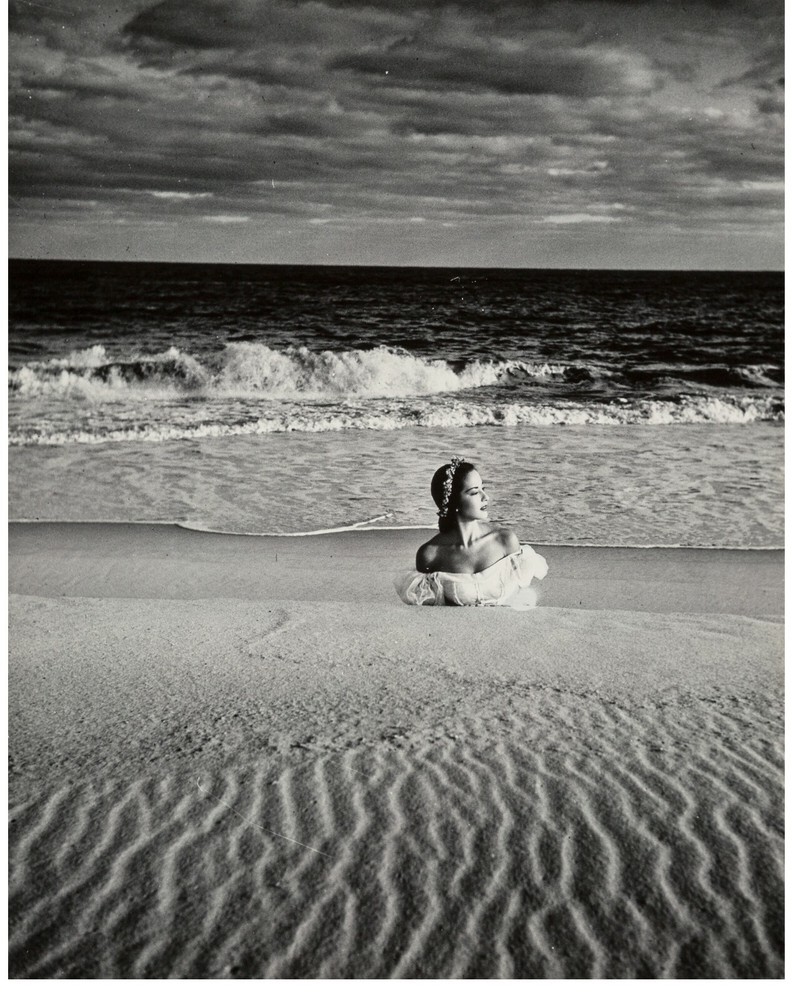 Philippe Halsman Original 1947 Gelatin Silver Photo Ballerinas on the Beach