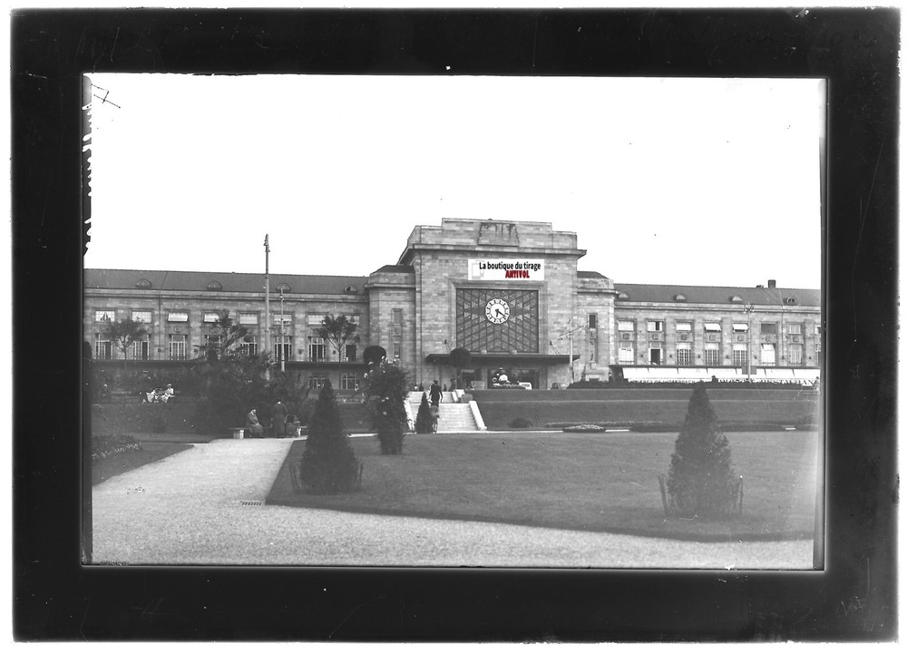 Glass Photo Plate Vintage Black & White 13×18 cm Mulhouse Train Station, Garden