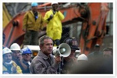 9/11 World Trade Center September 11th George W Bush With Rescue Workers Photo