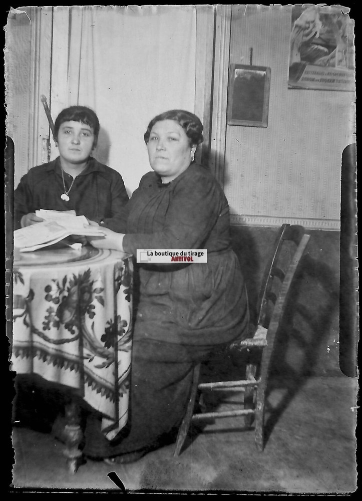 Glass Plate Old Photo Negative Black and White 6×9 cm Women Living Room Home