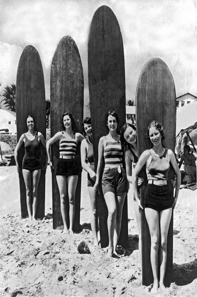 Surf girls Vintage Art Print Poster For Glass Frame Black White long Boards