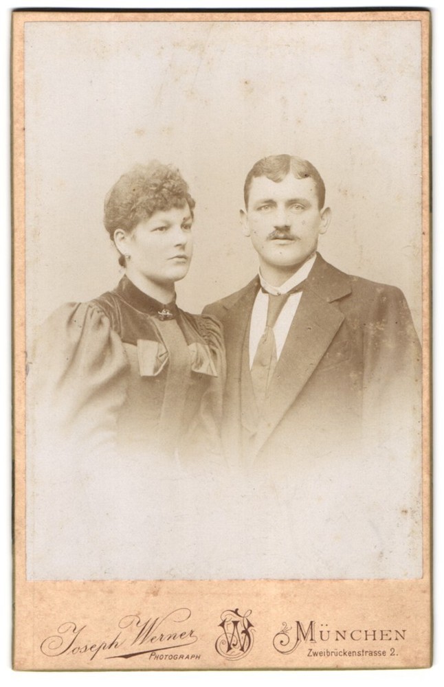 Photograph Joseph Werner, Munich, Zweibrückenstrasse 2, portrait young couple I