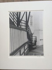 BRUCE BLUM SIGNED B&W Photo Print (10 «X 13») «Looking Out «