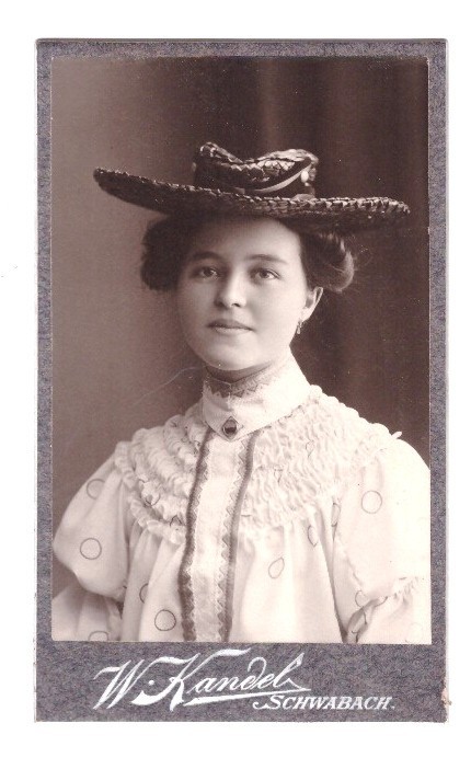 Beautiful CDV photo around 1900, pretty lady, Schwabach