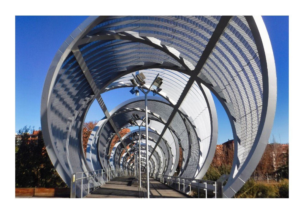 Arganzuela Footbridge Inside, High Resolution Image, Many Formats, TV Art