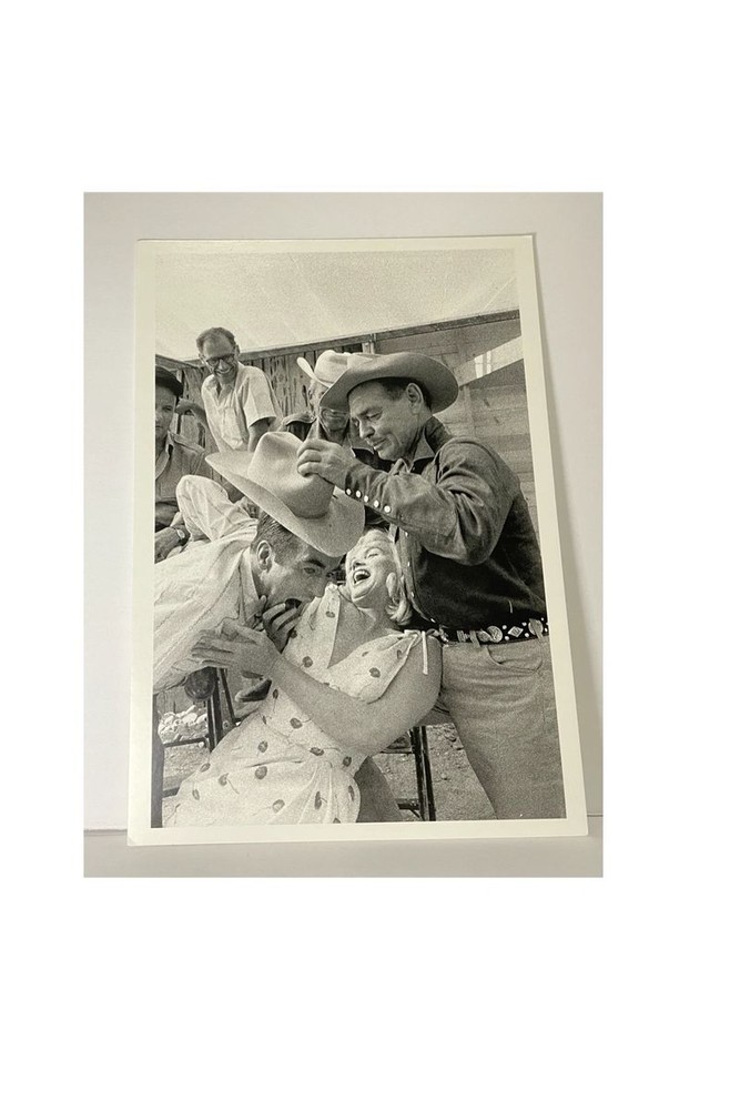 Vintage postcard Photograph Marilyn Monroe And Clark Gable