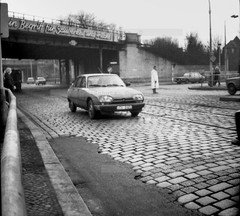 Print photo 13×14 cm GDR street scene Berlin Pankow White Mouse, advertising circa 1987