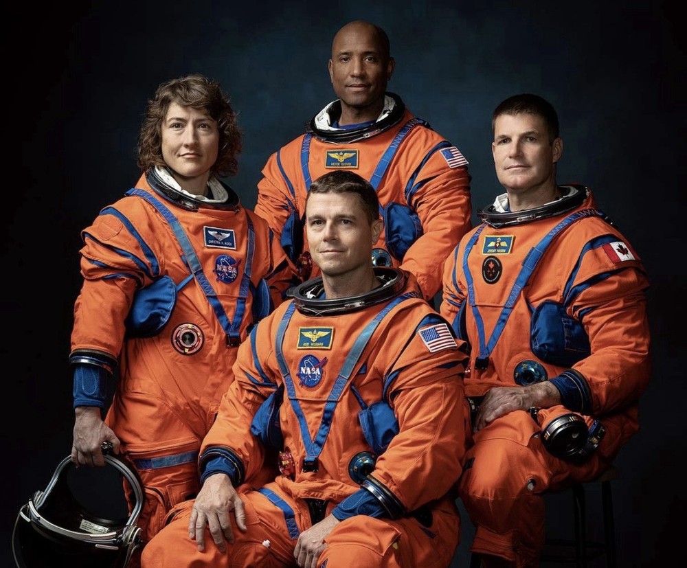 ARTEMIS II CREW WITH SLS AND ORION AT KENNEDY SPACE CENTER 2026 8X10 PHOTO