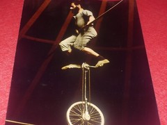 [CIRCUS] LARGE VINTAGE PHOTO / ACROBAT Ca 1980 40 X 30 Cm Colors