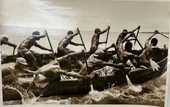 ALFRED EISENSTAEDT Orig. 1950s Photo «Rowing Tribes Unloading Cocoa, Ghana»
