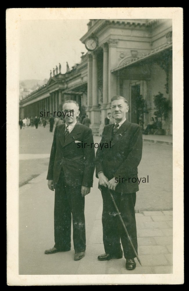 Carlsbad 1943 – Men in Front of Mill Fountain Collonade – 1940s Bohemia Photo Postcard 9x14cm