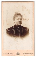Photograph J. Hartmann, Ludwigshafen a. Rh., Oggersheimerstr. 4, Portrait Lady