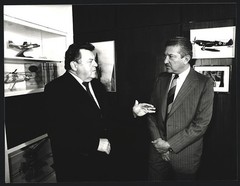 Photograph WEREK, Bonn, F. J. Strauss in Israel in conversation with Defense Min