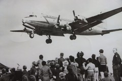 Henry Ries – Berlin Airlift, Tempelhof, 1948 – Vintage Silver Gelantine Photo