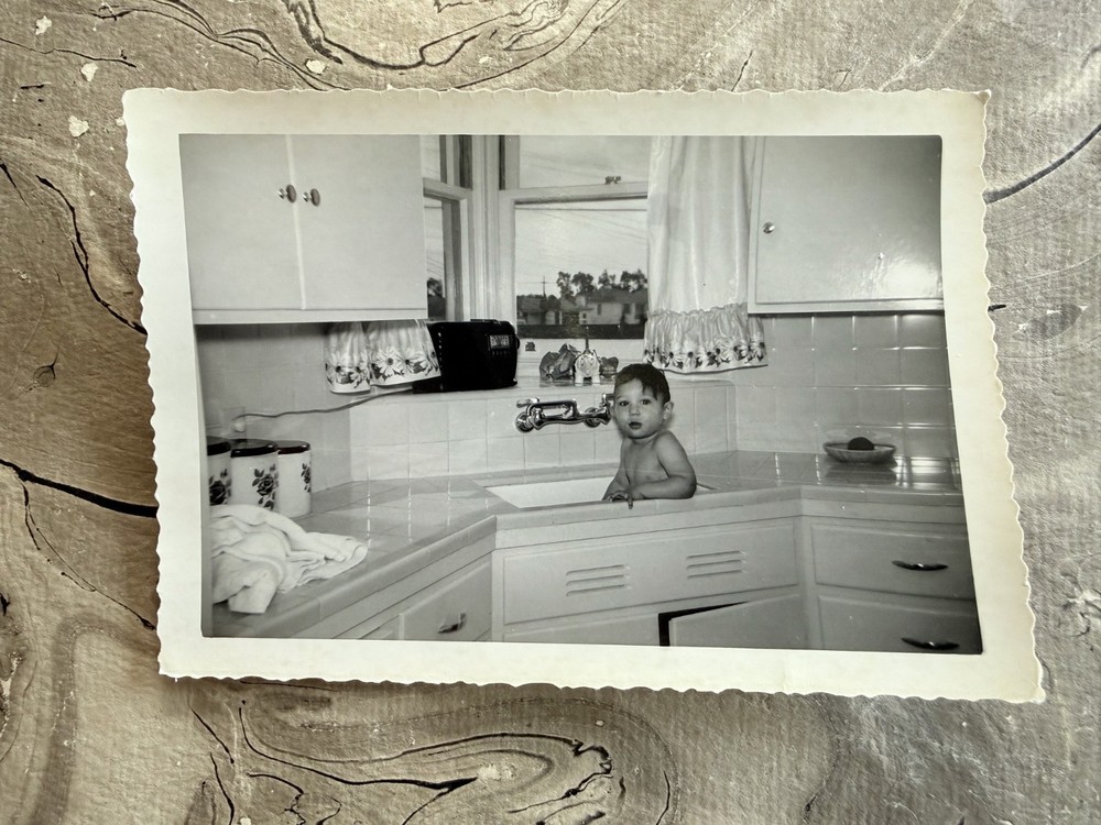 TONY IN SINK Original 1940s Black and White Photo 3 1/2″ X 5″ Brentwood Kitchen