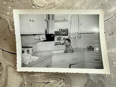 TONY IN SINK Original 1940s Black and White Photo 3 1/2″ X 5″ Brentwood Kitchen