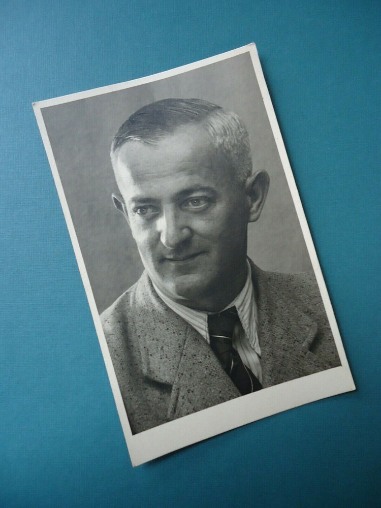 «THEN»: PHOTO, PHOTOGRAPHY, PORTRAIT, ELEGANT GENTLEMAN, MAN, FASHION, PERSON, ERA!