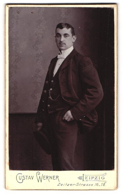 Photograph Gustav Werner, Leipzig, Zeitzer-Strasse 16-18, student in elegant