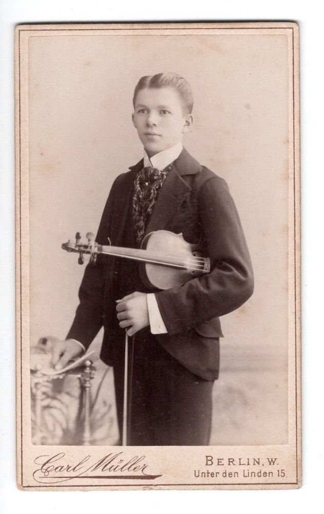 CdV CDV violinist violin musician Berlin Unter den Linden around 1895 Carl Müller C1108