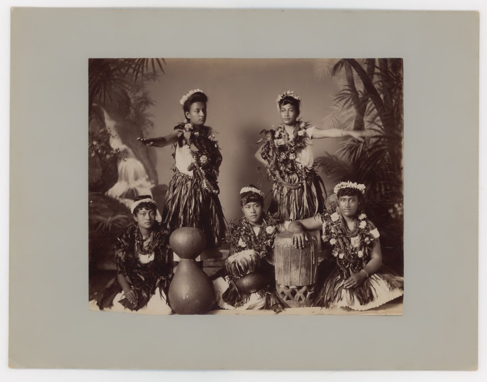 Group of native Hawaiian hula dancing girls and musicians Hawaii 1907 Photo