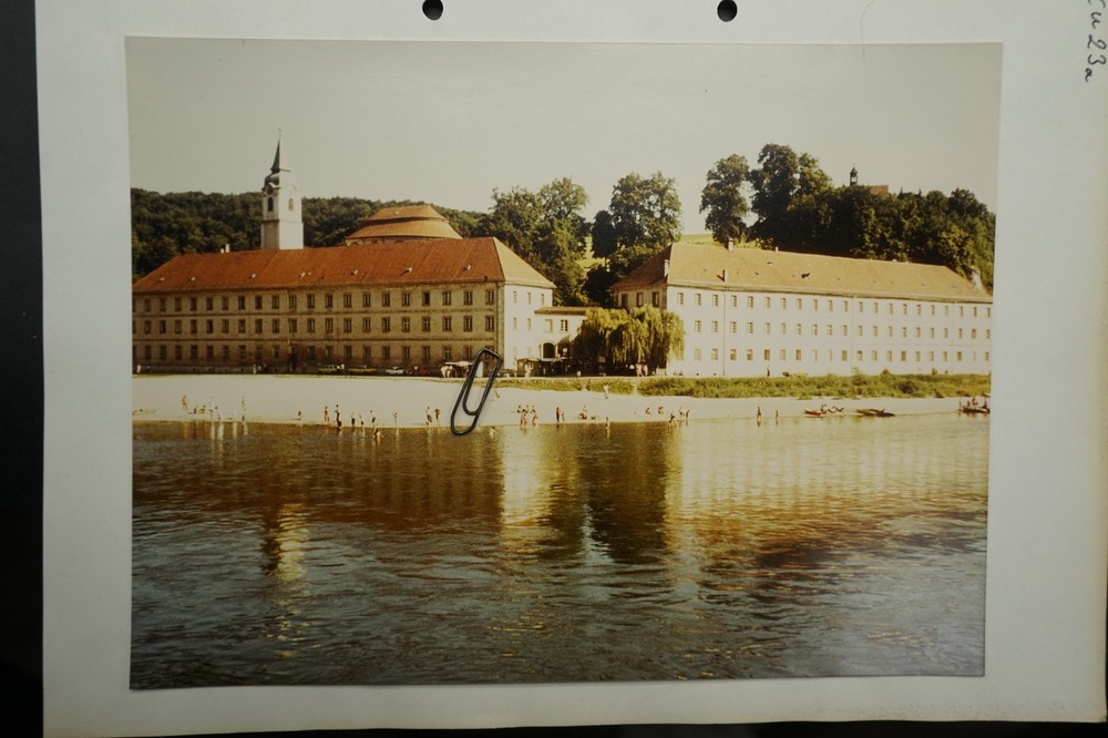 Photo view monastery Weltenburg Benedictine abbey Kelheim Danube everyday life color old