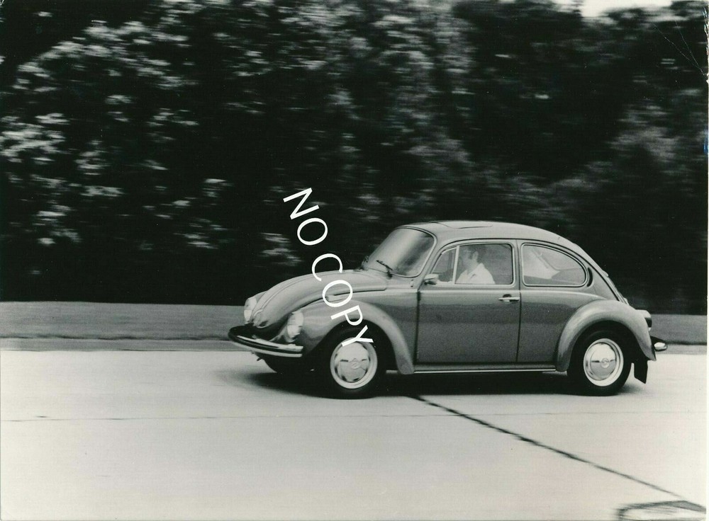Manufacturer Archive XL Photo 70/80J Automobile Car Vehicle – VW BEETLE C1.71