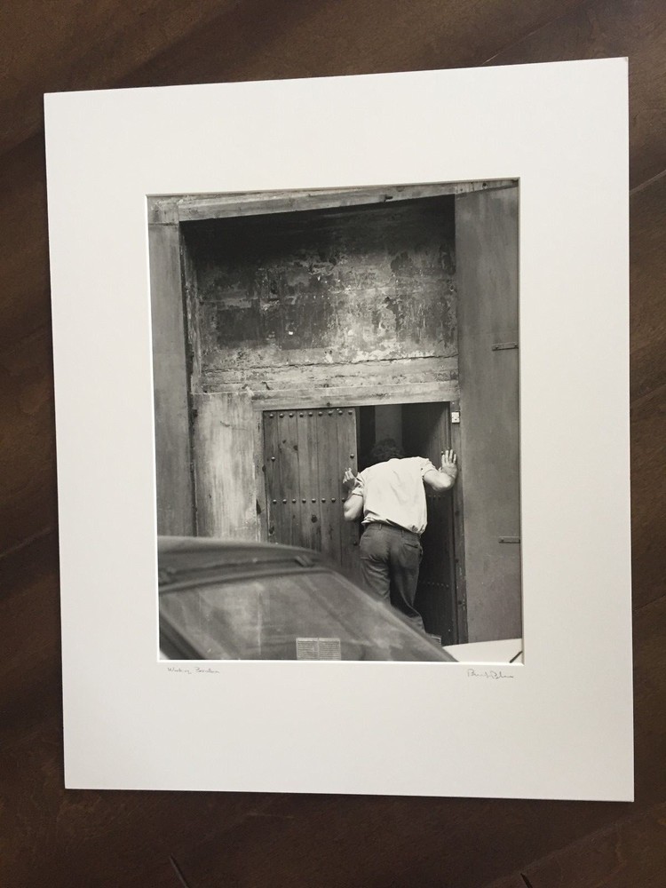 BRUCE BLUM SIGNED B&W Photo Print (16″X 20″)-«Working Barcelona»