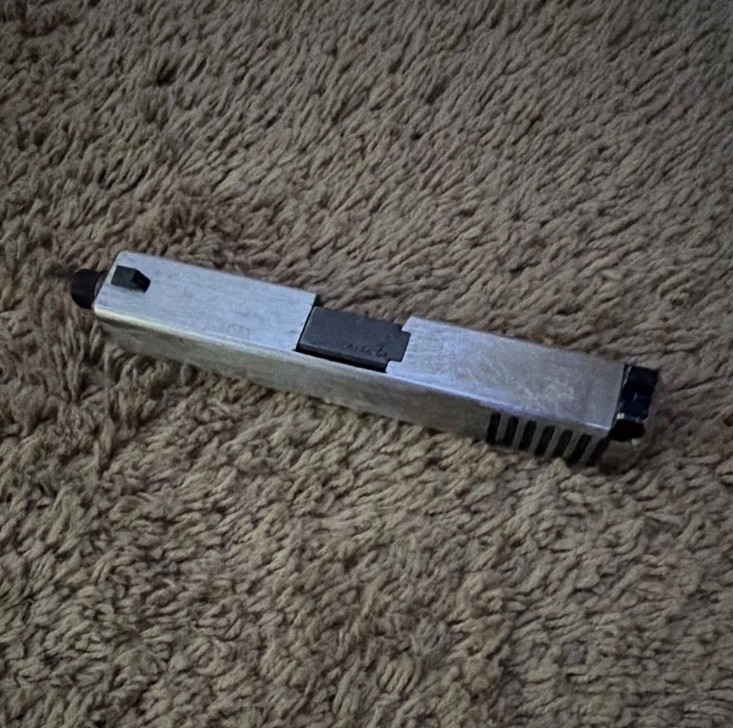 g19 gen 3 complete Silver slide with Black threaded barrel, Front Sight Included