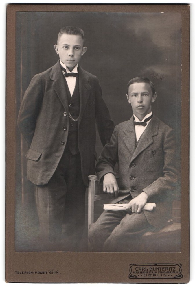 Photograph Carl Günteritz, Berlin, Perlebergerstr. 26, Two Young Mens
