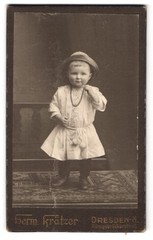 Photograph Herm. Krätzer, Dresden, Königsbrückerstrasse, cute little cinema