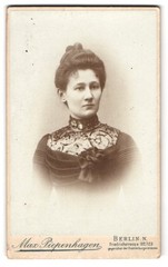 Photography Max Piepenhagen, Berlin, Friedrichstrasse 122/123, Mrs. Schmidt in