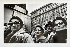 WILLIAM KLEIN «Christmas Shoppers» (1954; printed 1978) Silver Gelatin HC