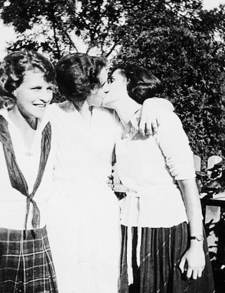 5##Photo negative film – Kissing women – Lesbian couple – Love – Kiss
