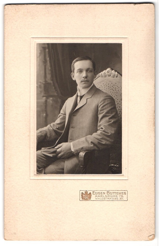 Photograph Eugen Butteweg, Karlsruhe I/B., Waldstrasse 30, portrait of young men