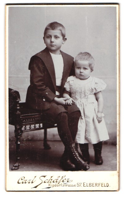 Photograph Carl Schäfer, Elberfeld, Kipdorfstraße 57, Big Brother with Speed