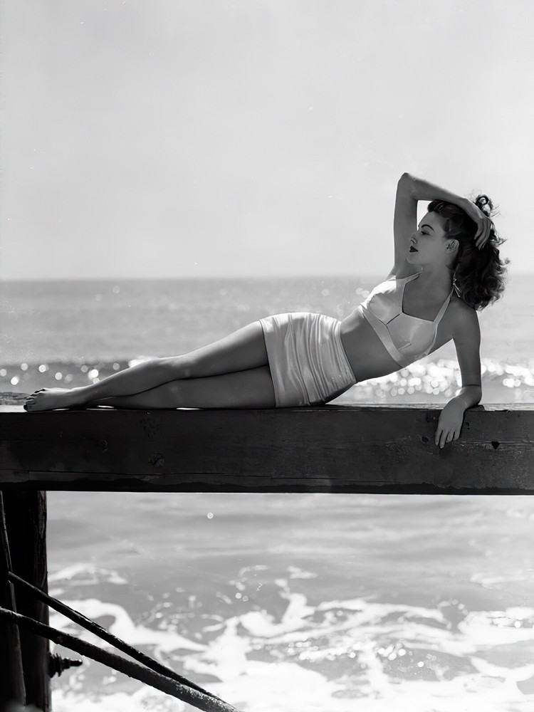 Ava Gardner RARE pinup swimsuit photo c. 1943, reprint – multiple sizes:873