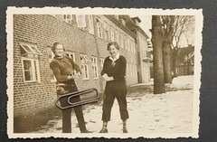 Photo Portrait Young Women Snowball Fight Model Glasses Short Hair Picture Old