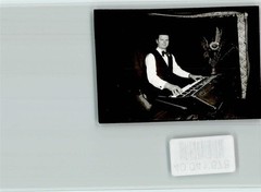 40041678 – 6431 Raboldshausen Gasthaus Hoffmann entertainer on organ