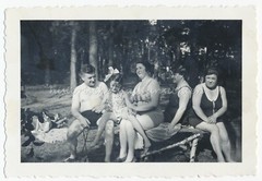 Beautiful Family Portrait – Leisure Children Badsee – Old Photo 1930s