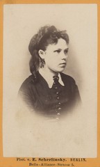 Portrait photography woman portrait Berlin Scherlinsky historical photography album