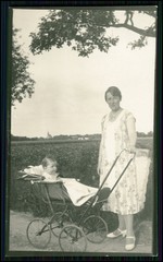 11 x old photo – leisure activities of wealthy bourgeoisie of the Belle Époque and much more.