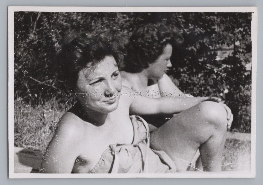 Portrait of 2 Women – Vintage Photo 1950s 1960s