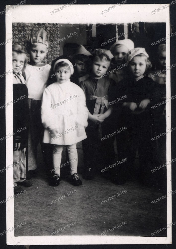 Vintage Photo-Young-Cute-Girl-Girl-Littel Nun-Girls/Boy-1940