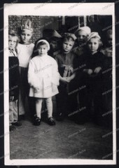 Vintage Photo-Young-Cute-Girl-Girl-Littel Nun-Girls/Boy-1940