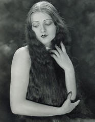 LARGER SIZE, ZIEGFELD FOLLIES Broadway Show, „Princess Heana” dancer w amazing