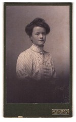 Photograph J. Kuban, Constance, Hussenstraße 28, lady with petite facial feature